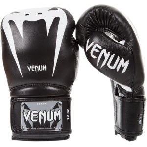 Перчатки тренировочные VENUM GIANT 3.0 BOXING GLOVES BLACK/WHITE