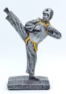 Статуэтка (фигурка) наградная спортивная Таеквондо Таеквондист C-1501-B1 (р-р 19х15х8 см)